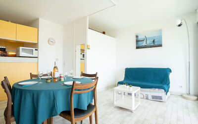 Accommodation:&nbsp;Les Terrasses de la Mer 690.10