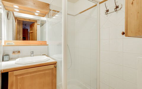 Saint Gervais 181: Mirror, Bathroom Cabinet, Plumbing Fixture, Sink, Tap, Building, Cabinetry, Bathroom Sink, Shower, Interior Design