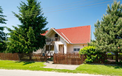 Balatonoszod 950: Plant, Sky, Property, Building, Tree, Land Lot, Window, Fence, House, Grass