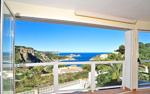 Balcon al Mar: Property, House, Room, Real Estate, Sky, Building, Azure, Window, Home, Ocean
