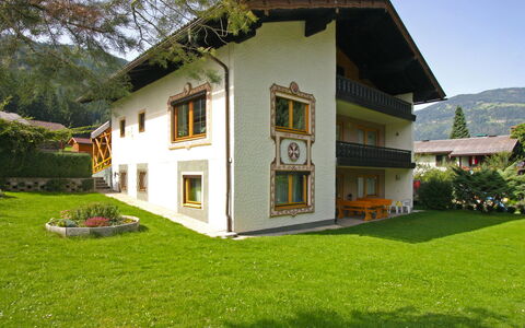 Ferienhaus Kofler: Plant, Building, Window, Property, Sky, Green, Tree, House, Natural Landscape, Land Lot