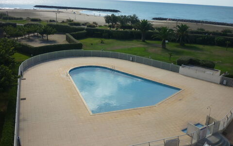 Les Rivages de Rochelongue: Swimming Pool, Property, Water Resources, Water, Real Estate, Architecture, Composite Material, Rectangle, Concrete, Leisure