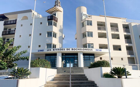 Les Rivages de Rochelongue: Apartment, Condominium, Mixed-Use, Shade, Balcony, Hotel, Headquarters