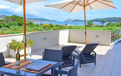 Rab Rab 220: Property, Furniture, Patio, Building, House, Table, Room, Home, Roof, Real Estate
