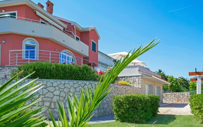 Rab Rab 220: Sky, Building, Plant, Property, Window, Azure, Arecales, House, Vegetation, Land Lot