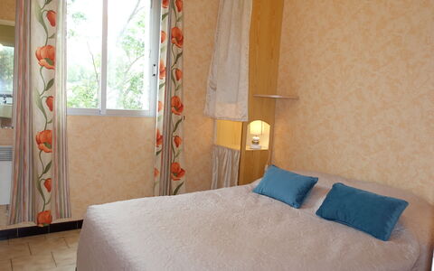 Les Genêts: Property, Window, Comfort, Azure, Wood, Textile, Interior Design, Building, Flooring, Bed Frame