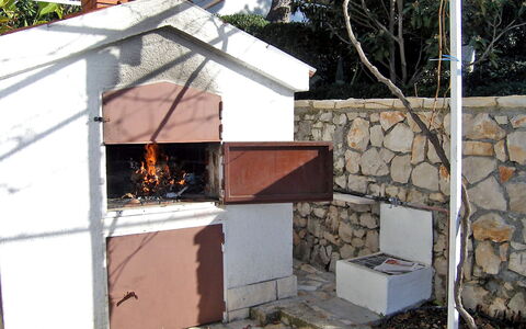 Amiela: Masonry Oven, Heat, Room, House, Building, Backyard, Barbecue, Hearth