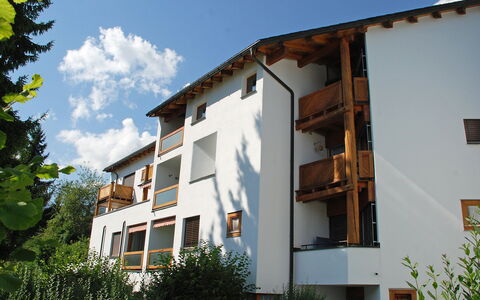 Flims 420: Sky, Plant, Building, Property, Window, Cloud, Architecture, Urban Design, Tree