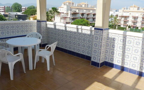 Dénia 475: Property, Tile, Floor, Real Estate, Building, Room, Furniture, Apartment, Balcony, House