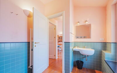 Accommodation:&nbsp;Casa della Dalcisa 200.3