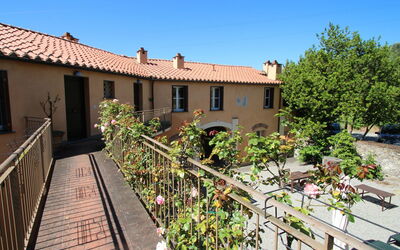 Accommodation:&nbsp;Casa del Gemmo 200.1