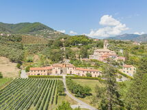 Accommodation:&nbsp;Casa del Gemmo 200.1