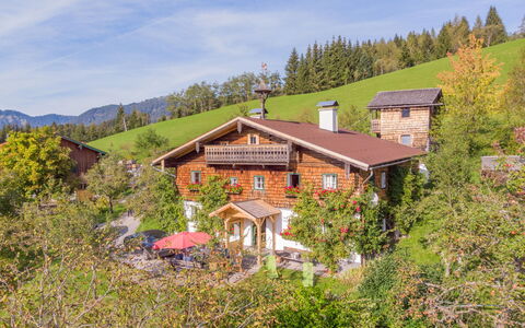 Oberhaslach: Plant, Sky, Cloud, Window, Building, Tree, Natural Landscape, House, Land Lot, Mountain