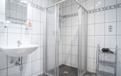 Kaltenbach 610: Floor, Flooring, Plumbing Fixture, Plumbing, Shower, Shower Door, Bathroom, Tile, Shower Head