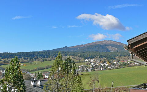Valetta Sura: Sky, Mountainous Landforms, Mountain, Mountain Range, Property, Cloud, Daytime, Hill, Hill Station, Tree