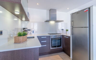 Accommodation:&nbsp;Del Port 122.4