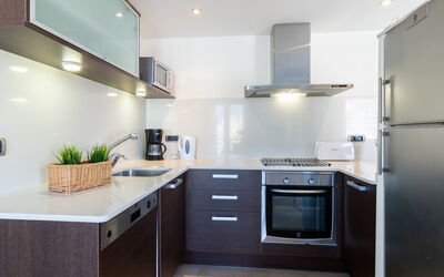 Accommodation:&nbsp;Del Port 122.4