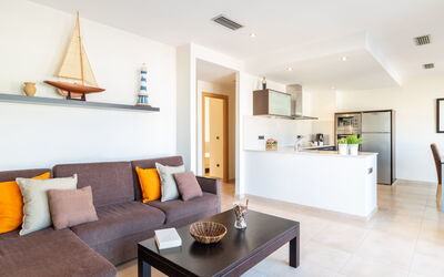 Accommodation:&nbsp;Del Port 122.1