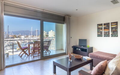 Accommodation:&nbsp;Del Port 122.1