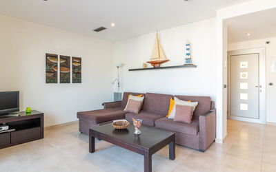 Accommodation:&nbsp;Del Port 122.1