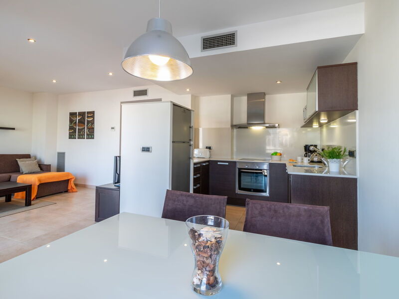 Accommodation:&nbsp;Del Port 122.5