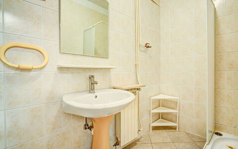Pag Dinjiška 111: Bathroom, Property, Room, Tile, Wall, Architecture, Tap, Interior Design, Floor, Plumbing Fixture