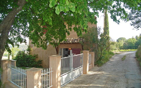 Les Vignes: Property, House, Tree, Building, Cottage, Real Estate, Home, Architecture, Landscape, Plant
