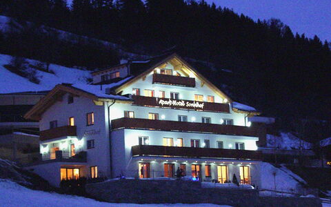 Fiss 600: Snow, House, Winter, Property, Home, Sky, Architecture, Mountain, Building, Real Estate