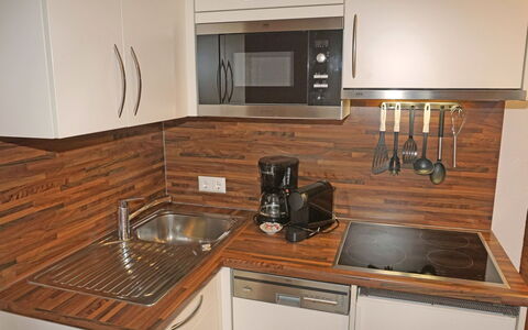 Fiss 600: Cabinetry, Building, Countertop, Property, Furniture, Kitchen Stove, Kitchen Appliance, Kitchen Sink, Kitchen, Wood