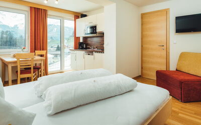 Accommodation:&nbsp;Ladis 600.8
