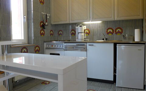 Appartmenthaus Skyline 309: Room, Furniture, Property, Yellow, Interior Design, Cabinetry, Kitchen, Building, Floor, House