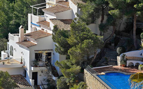 La Colina: Property, Building, House, Real Estate, Residential Area, Swimming Pool, Estate, Villa, Architecture, Home