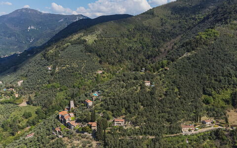 La Capannella: Sky, Table, Furniture, Daytime, Property, Plant, Mountain, Azure, Chair, Nature
