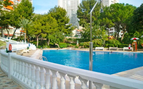 Park Playa Levante: Water, Building, Plant, Daytime, Property, Sky, Tree, Green, Swimming Pool, Body Of Water