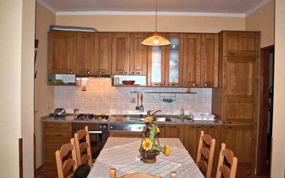 Lucic 100.3: Room, Countertop, Furniture, Property, Kitchen, Cabinetry, Interior Design, Building, Ceiling, Floor