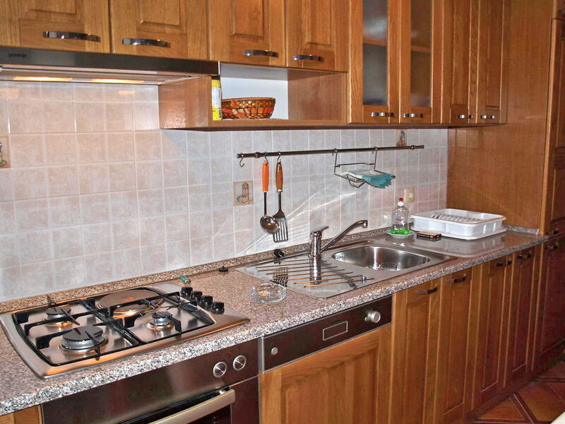 Accommodation:&nbsp;Lucic 100.3