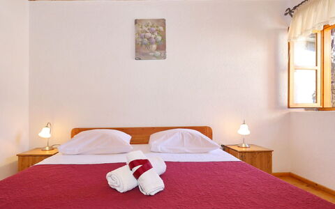 Ceko: Bedroom, Room, Bed, Furniture, Property, Bed Sheet, Wall, Bed Frame, Interior Design, Suite
