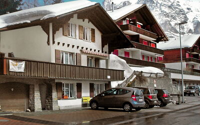 Grindelwald 104: Car, Sky, Property, Snow, Window, Vehicle, Mountain, Building