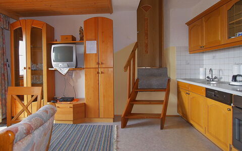 Fügen 400: Room, Property, Furniture, Building, Floor, Countertop, Interior Design, House, Yellow, Kitchen