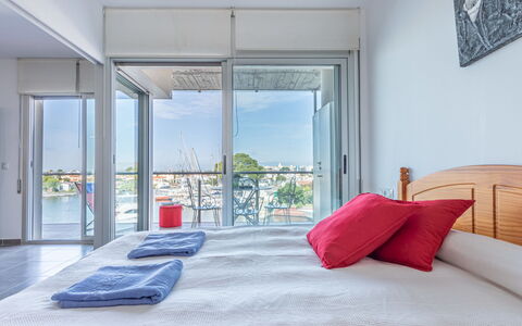 Cap Mestral: Furniture, Building, Comfort, Azure, Shade, Wood, Textile, Bed Frame, Interior Design, Plant