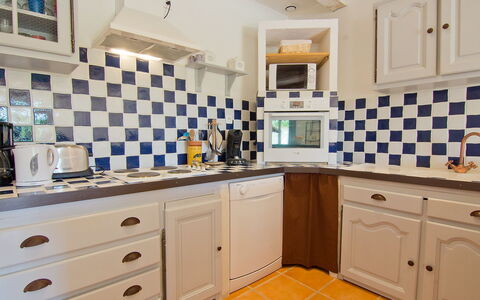 L'Olivier: Countertop, Room, Cabinetry, Tile, Kitchen, Property, Furniture, Blue, Interior Design, Floor