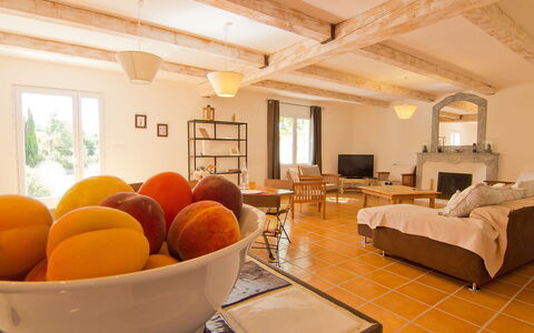 L'Olivier: Room, Living Room, Interior Design, Property, Furniture, Ceiling, Orange, Building, Yellow, Floor
