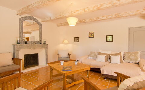 L'Olivier: Room, Property, Building, Furniture, Interior Design, Ceiling, Table, Floor, House, Real Estate