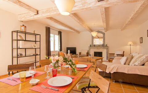 L'Olivier: Room, Property, Interior Design, Building, Furniture, Living Room, Ceiling, Table, Dining Room, House