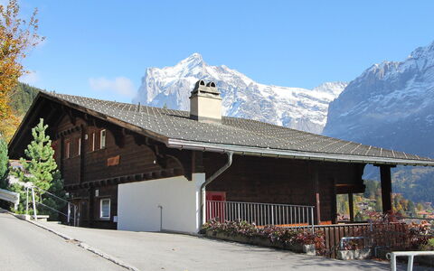 Chalet Shangri la: Mountain, Mountainous Landforms, Mountain Range, Property, House, Roof, Building, Alps, Architecture, Real Estate