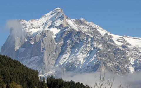 Chalet Shangri la: Mountainous Landforms, Mountain, Mountain Range, Ridge, Massif, Wilderness, Alps, Summit, Sky