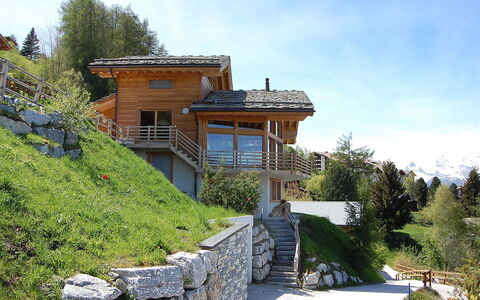 Chalet Aquarius: Property, House, Building, Architecture, Mountain, Tree, Home, Real Estate, Sky, Estate