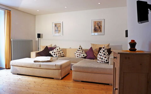Ferienhaus Döss: Furniture, Room, Property, Interior Design, Living Room, Floor, Wood Flooring, Laminate Flooring, Wall, Ceiling