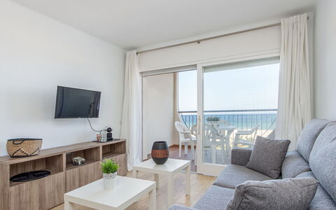 Empuriabrava 215: Room, Property, Furniture, Interior Design, Living Room, Building, House, Real Estate, Table, Floor