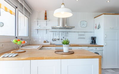 Accommodation:&nbsp;Bahia 215.10